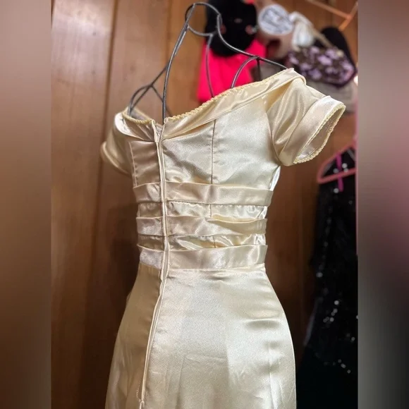 VINTAGE yellow gown, small - Picture 11 of 16